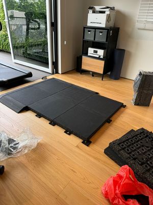 Produttori di tappeti di gomma per uso commerciale Fabbrica di tappeti di ginnastica non tossici pesanti